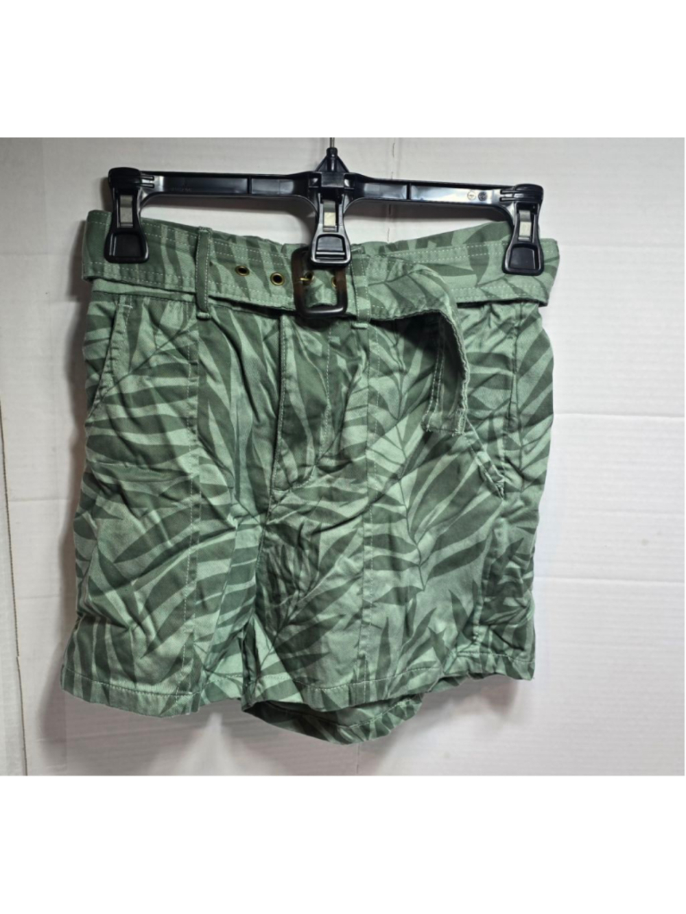 Women's C&C California High Waist Shorts XS Green Leaf Print
